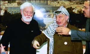 Uri Avnery y Yasser Arafat